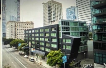 Building Photo - 901 Flower St