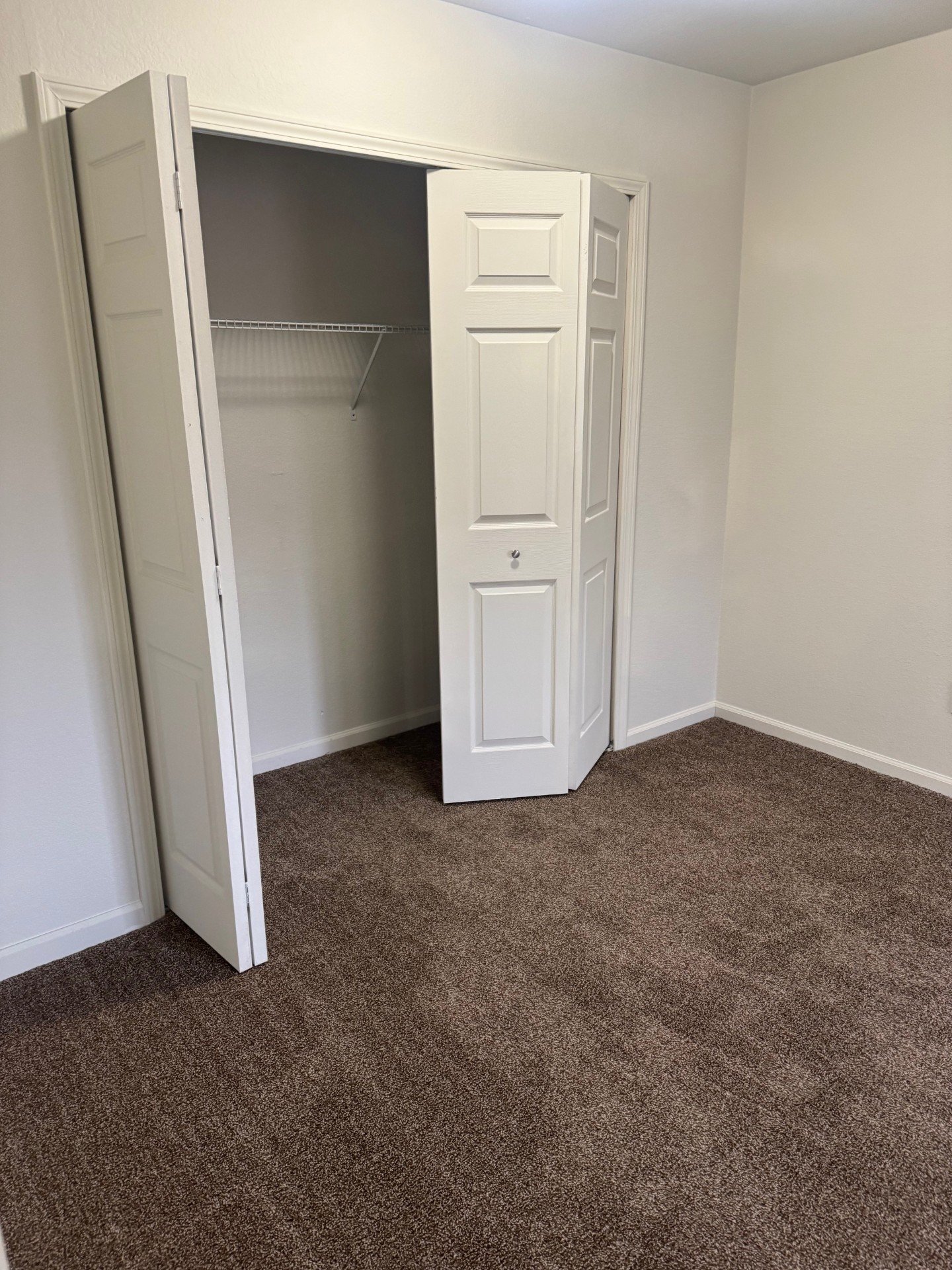 Building Photo - 580 N Main St