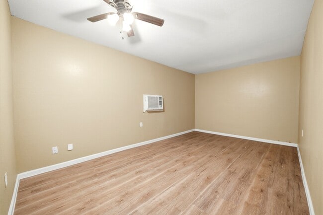 Building Photo - 3909 Leffingwell St
