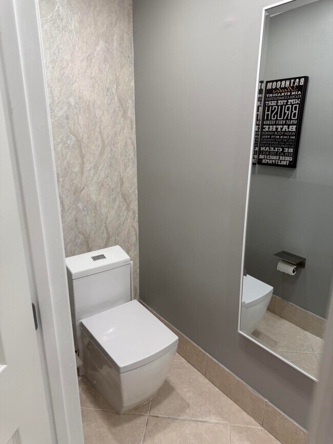 Building Photo - 12394 Westhampton Cir