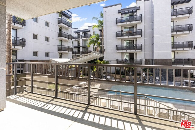 Building Photo - 629 Traction Ave