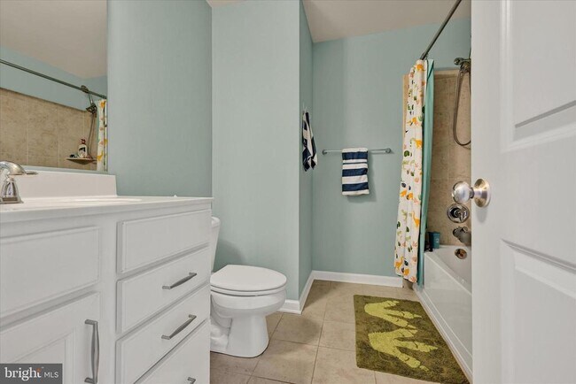 Building Photo - 7650 Lyndon Ct