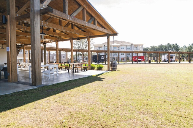 Building Photo - 345 Polaris Pl