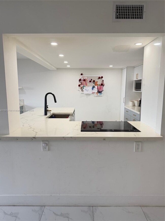 Building Photo - 1271 SW 124th Ct