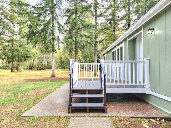 Building Photo - 3 Bedroom Home in Marysville  Pet Friendly...