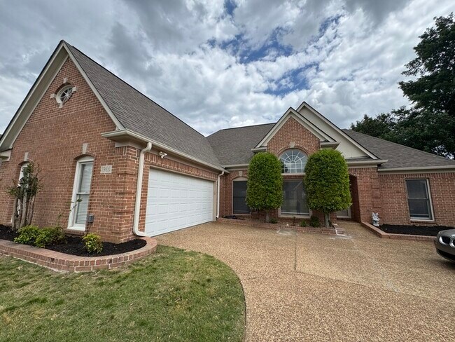 Building Photo - 1966 Abbott Cove