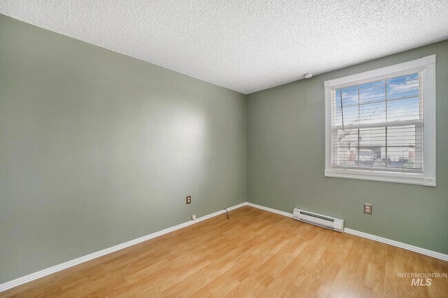 Building Photo - 1559 Aspen St