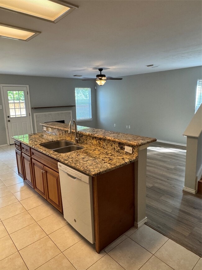 Building Photo - 226 S Walden Elms Cir