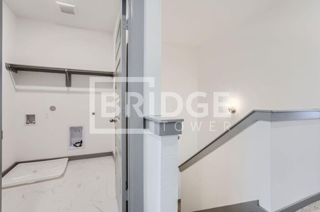 Building Photo - 6455 Pne Hts Dr