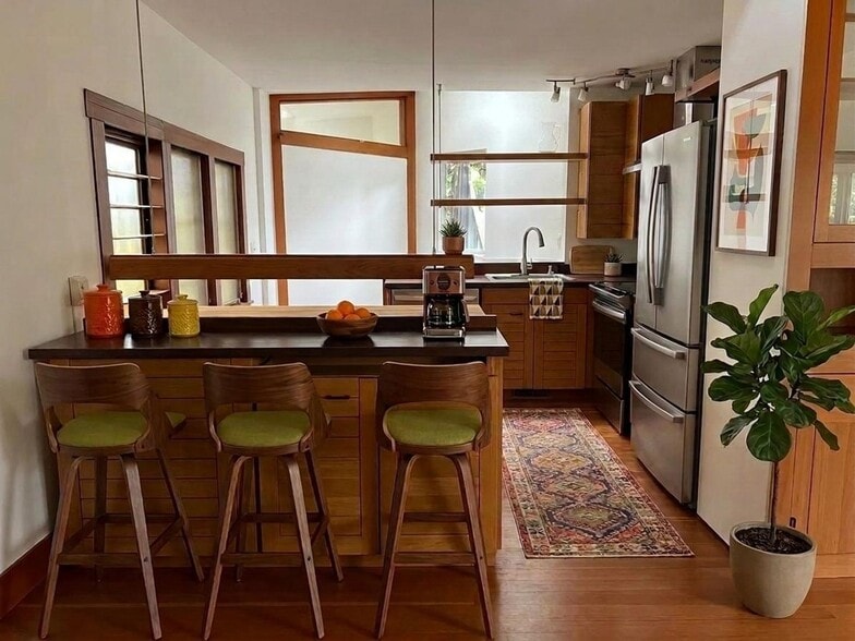 Building Photo - Hidden Garden Retreat – A One-Bedroom Oasis in the Heart of Venice