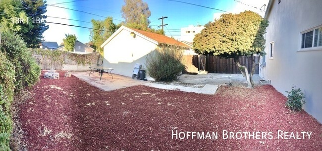 Building Photo - 12417 1/2 Chandler Blvd-A