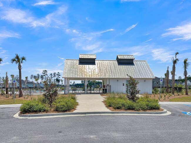 Building Photo - Beautiful Single Story Home Full of Upgrad...