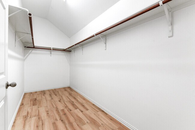 Building Photo - 28259 Daystrom Ln