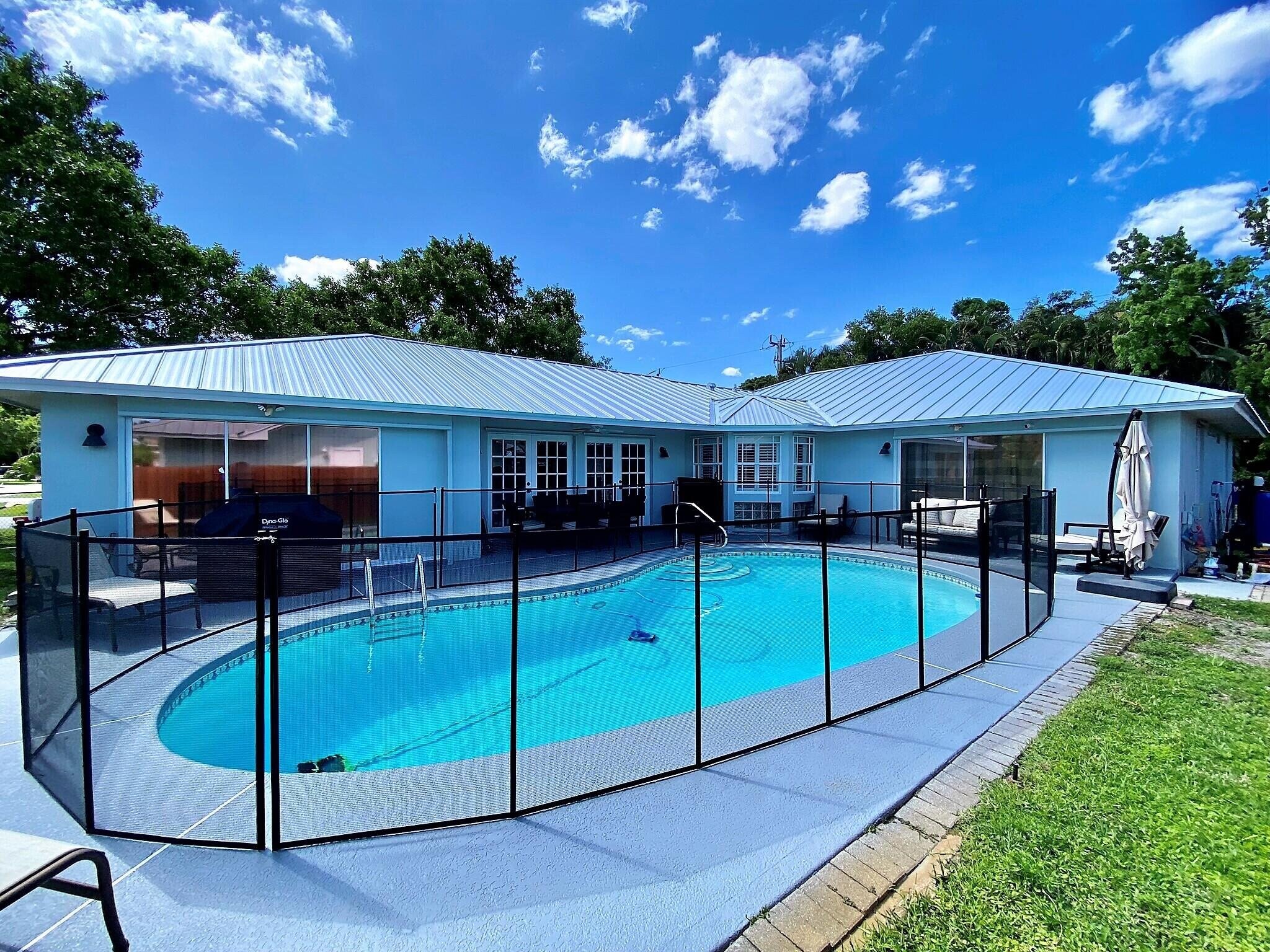 Building Photo - 3051 SW Earl Ave