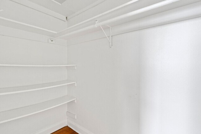 Building Photo - 28 E 16th St