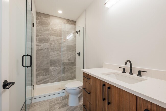 Building Photo - 67 Summer Ave