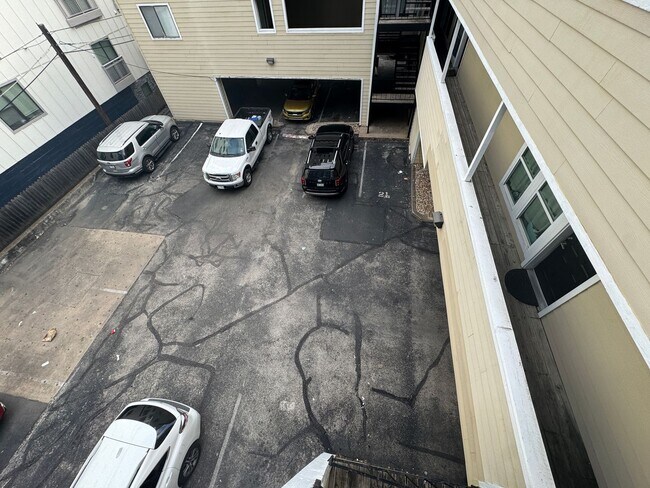 Building Photo - 2510 San Gabriel St