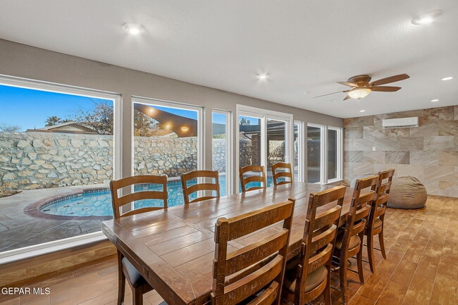 Building Photo - 1732 Russ Randall St