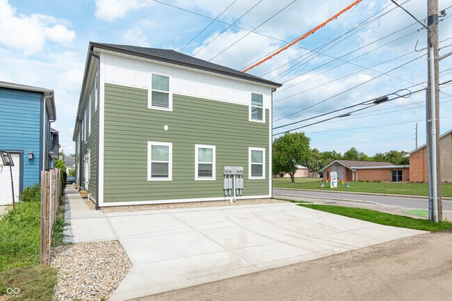 Building Photo - 1311 E 22nd St