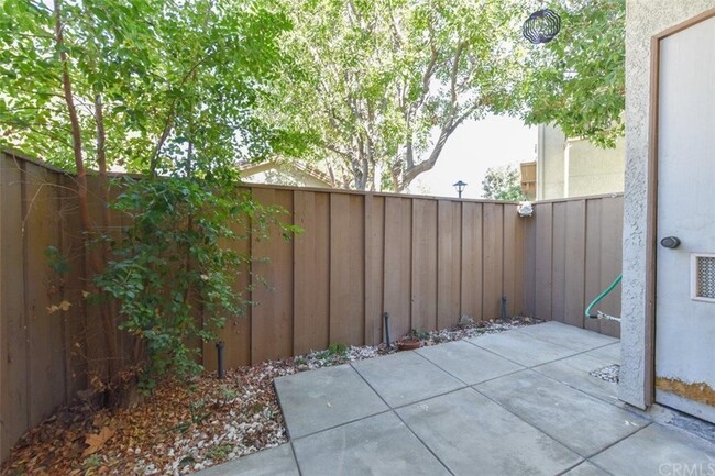 Building Photo - 22757 Lakeway Dr