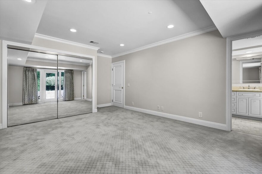 Building Photo - 1070 Granville Dr