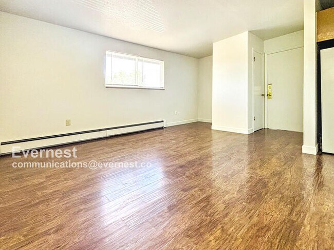 Building Photo - 1305 Burton Ct
