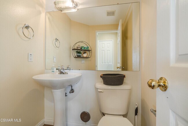 Building Photo - 11529 Treeview Ct