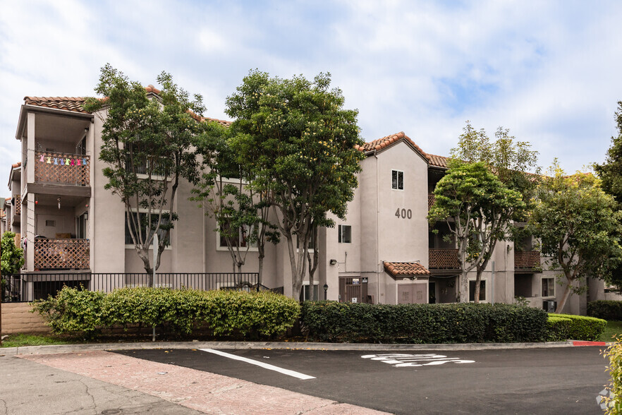 Primary Photo - Baker Place Apartments