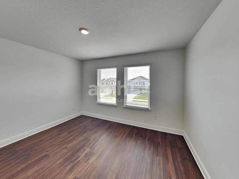 Building Photo - 14625 Cedar Ml Dr