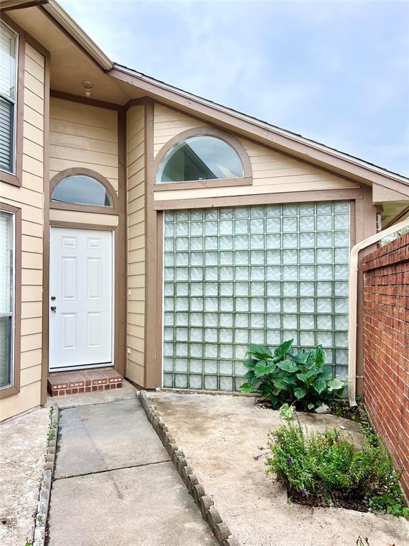 Building Photo - 10119 Reedwood Ln