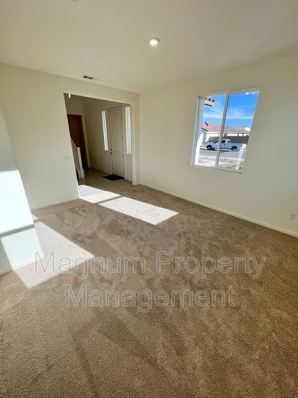 Building Photo - 31310 Reserve Dr