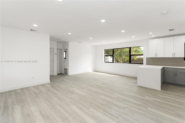 Building Photo - 11532 SW 136th Terrace