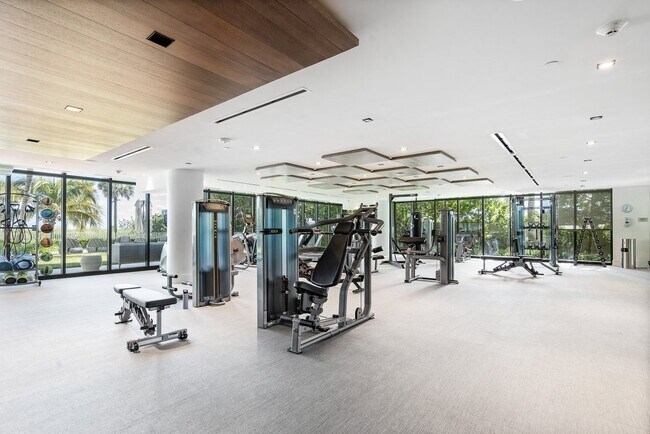 Building Photo - 730 N Ocean Blvd