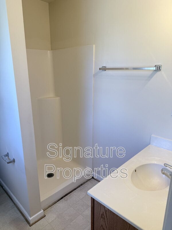 Building Photo - 5201 Hallmark Dr