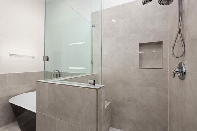 Building Photo - 500 Schweikhardt St