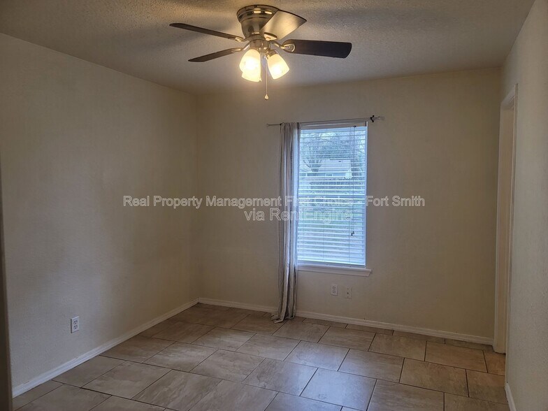 Building Photo - 1028 Chitwood St