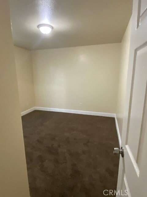 Building Photo - 650 E 81st St