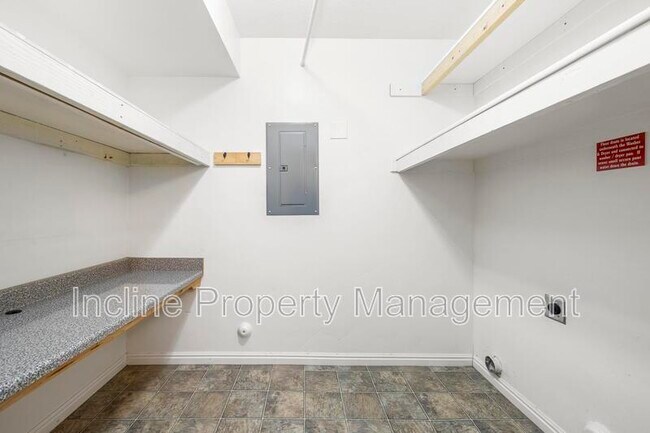 Building Photo - 8212 N Cedar Springs Rd