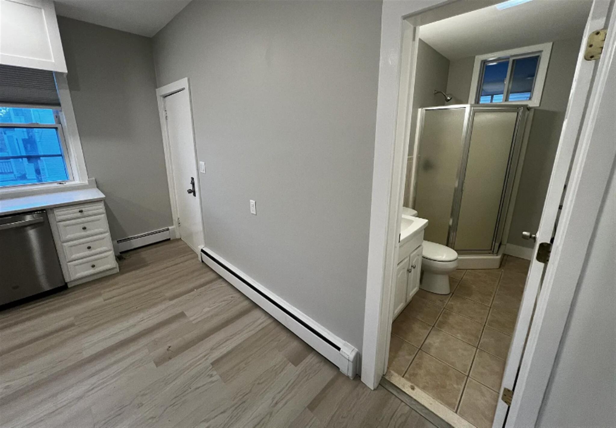 Building Photo - 158 Holland St