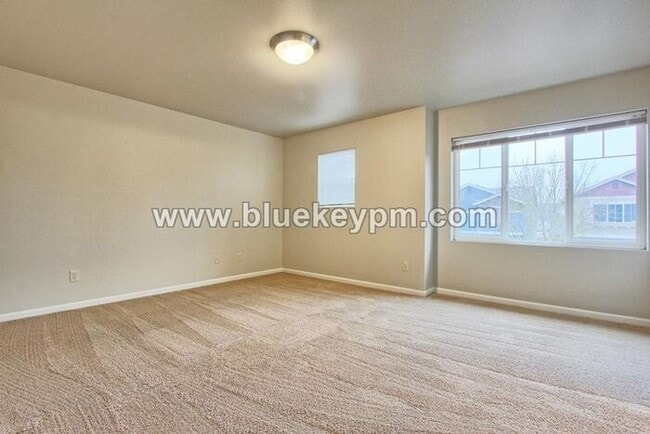 Building Photo - Unique 4 Bed, 2.5 Bath Home Near Burnt Bridge Creek Path