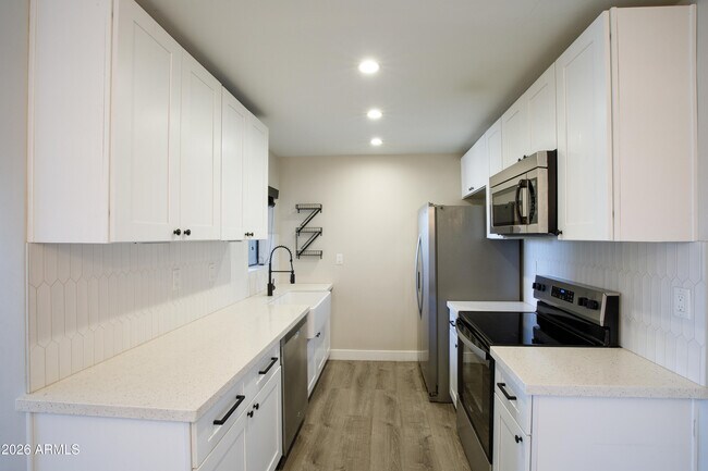 Building Photo - 6480 N 82nd St