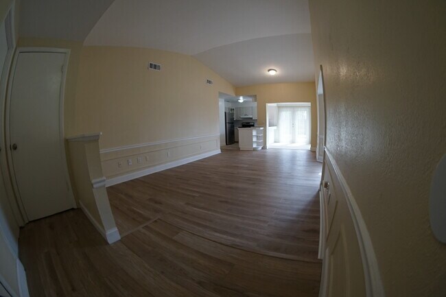 Building Photo - 6158 Sandcrest Cir