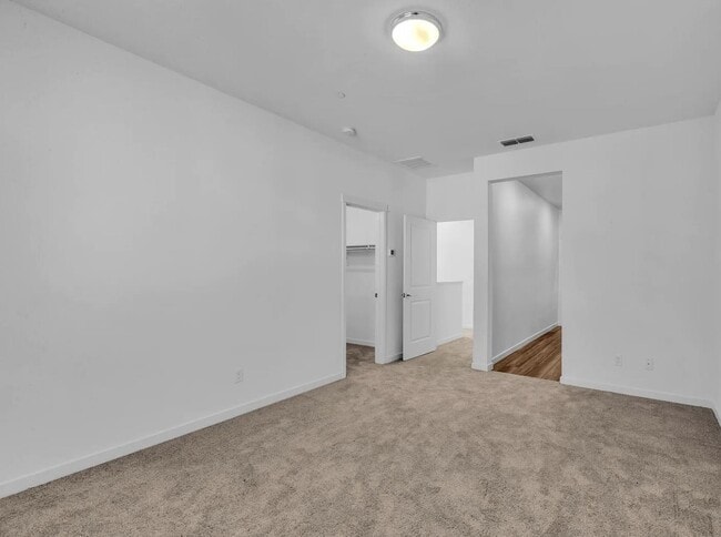 Building Photo - 305 Cinema St