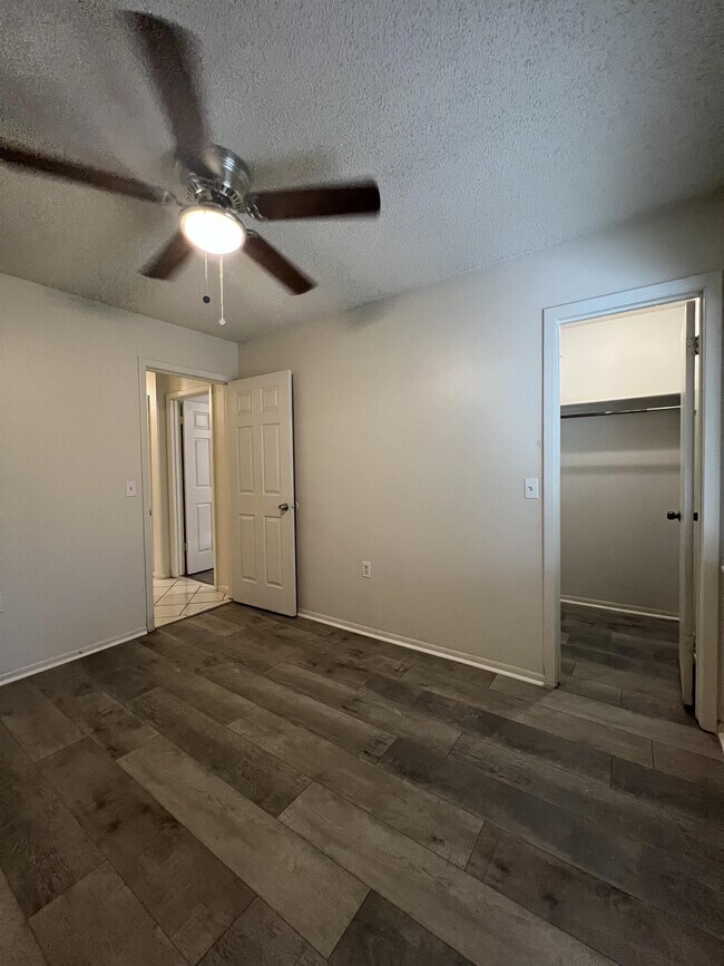 Building Photo - 9123 Alpine Trail St