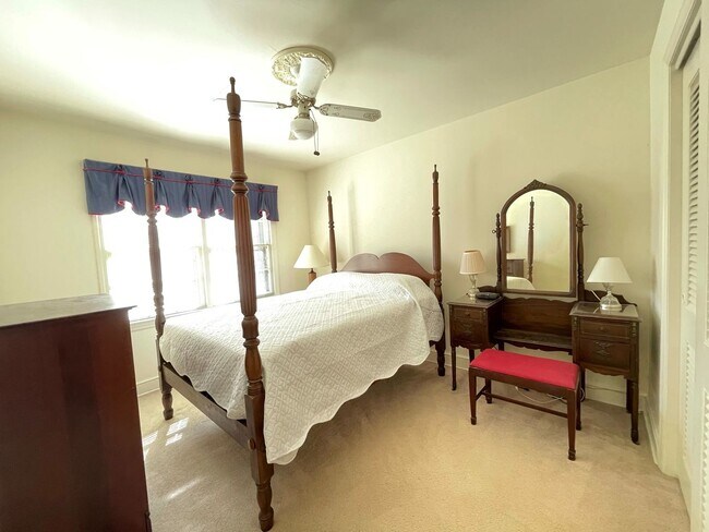 Building Photo - Fully Furnished~All Inclusive~Waiting For YOU!