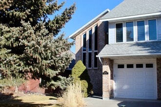 Building Photo - 2 bedroom Golf course Condo