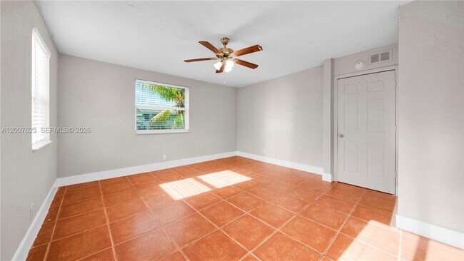 Building Photo - 1124 NW 100th Terrace