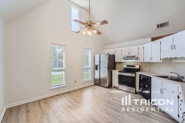 Building Photo - 145 Meadow Ridge Dr