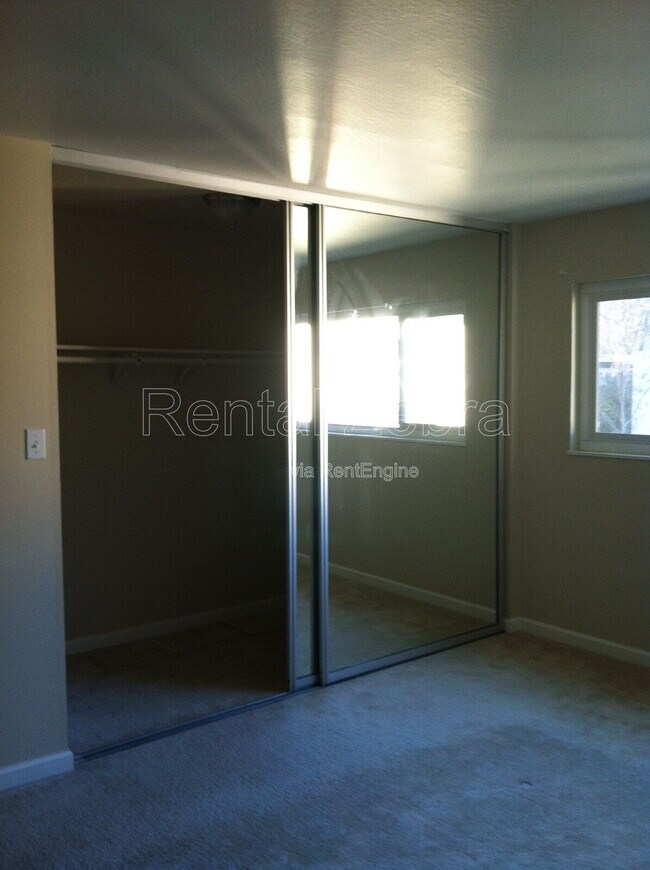 Building Photo - 1470 Creekside Dr