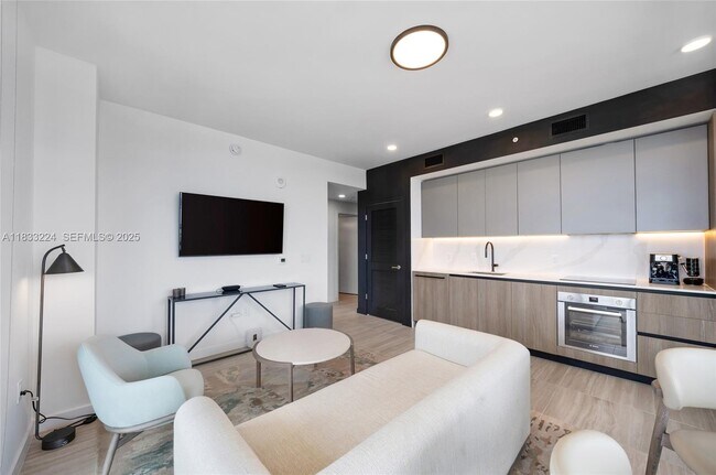 Building Photo - 580 72nd St